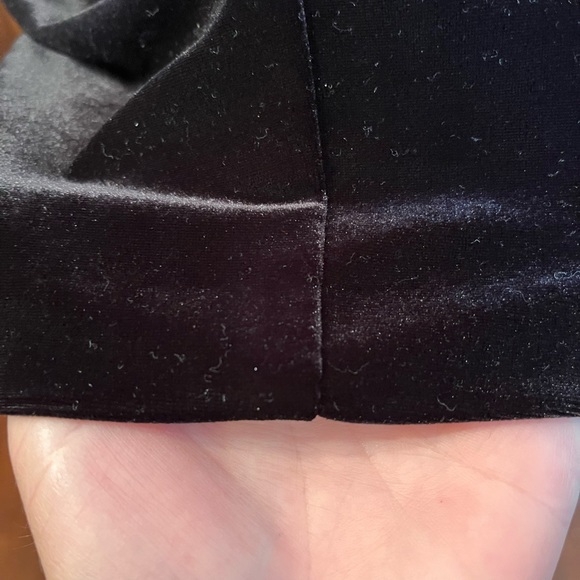 XSCAPE by “Joanna Shen Black” velvet and satin cream Dress Size 4 - Picture 7 of 11